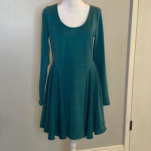 [Others Follow] Heathered Green Skater Dress - Size Medium NWT - Picture 1 of 5
